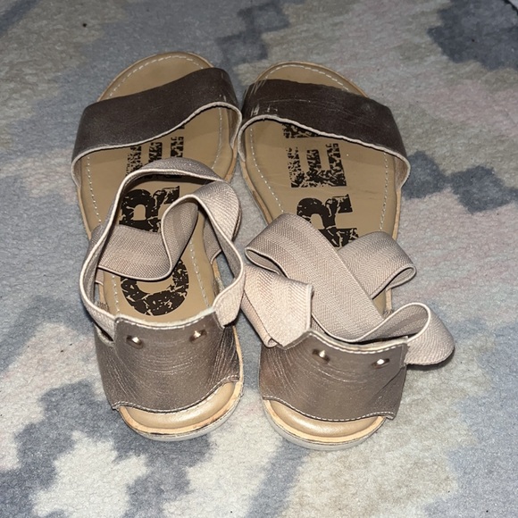 Sorel sandals - Picture 3 of 7